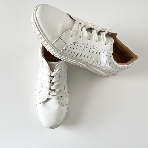 Steven Madden Toliver Sneakers - 8 - Picture 3 of 12